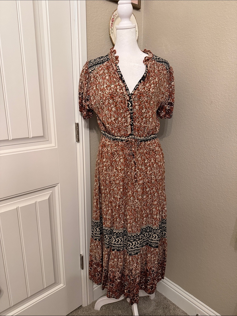 Knox Rose Rust Floral Midi Dress with Black Trim